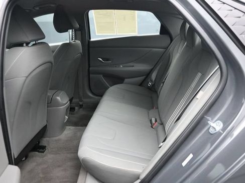 Used 2024 Hyundai Elantra SEL FWD image 8