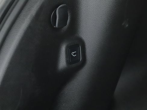 Used 2024 Jeep Compass Latitude w/ Sun and Sound Group image 20