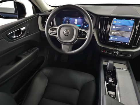 Certified 2025 Volvo XC60 B5 Plus AWD/4WD image 21