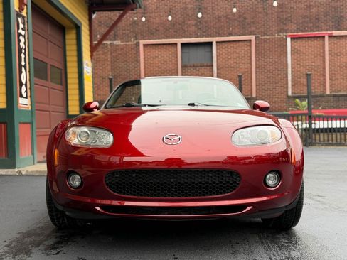 Used 2006 MAZDA MX-5 Miata Touring RWD image 15
