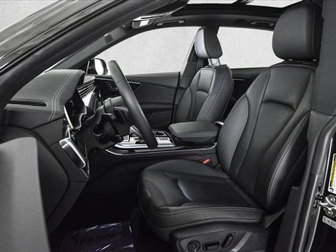 Certified 2025 Audi Q8 Premium Plus w/ Premium Plus Package image 17
