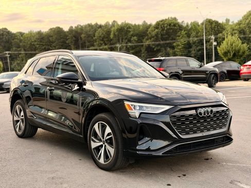 Used 2024 Audi Q8 e-tron Premium AWD/4WD image 7