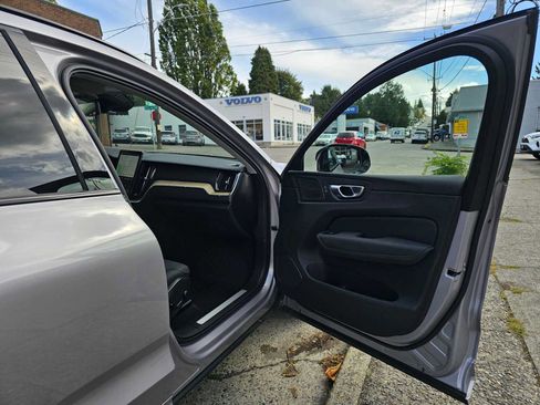 Used 2026 Volvo XC60 B5 Plus w/ Protection Package Premier AWD/4WD image 10
