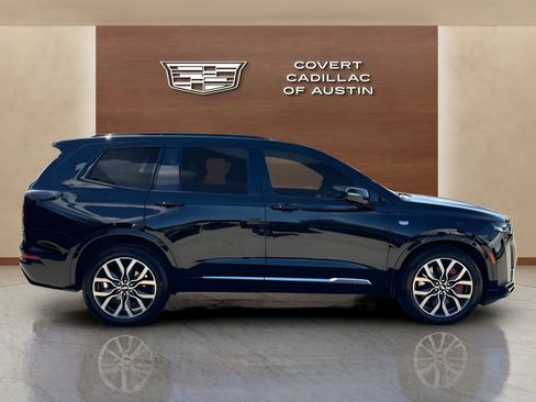 Certified 2024 Cadillac XT6 Sport w/ Technology Package AWD/4WD image 7