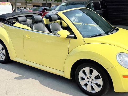 Used 2007 Volkswagen Beetle Convertible w/ Package 1 FWD image 14
