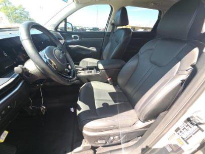 Used 2025 Kia Sorento EX w/ Panoramic Sunroof Package FWD image 10