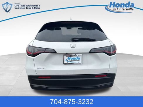 New 2026 Honda HR-V LX image 7