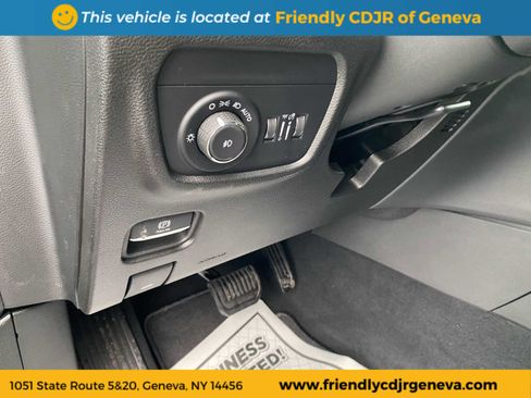 New 2025 Jeep Grand Cherokee Limited w/ Black Appearance Package image 19