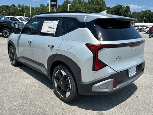 New 2027 Kia Seltos EX w/ EX Panoramic Sunroof Package FWD image 5