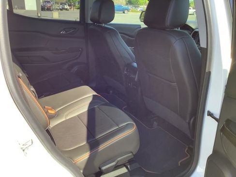 Used 2023 GMC Acadia AT4 w/ Technology Package image 33