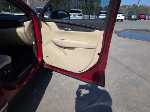 Used 2019 Cadillac XT5 AWD image 48