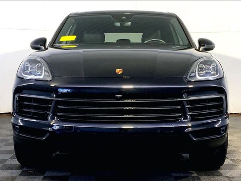 Used 2022 Porsche Cayenne w/ Premium Package image 10