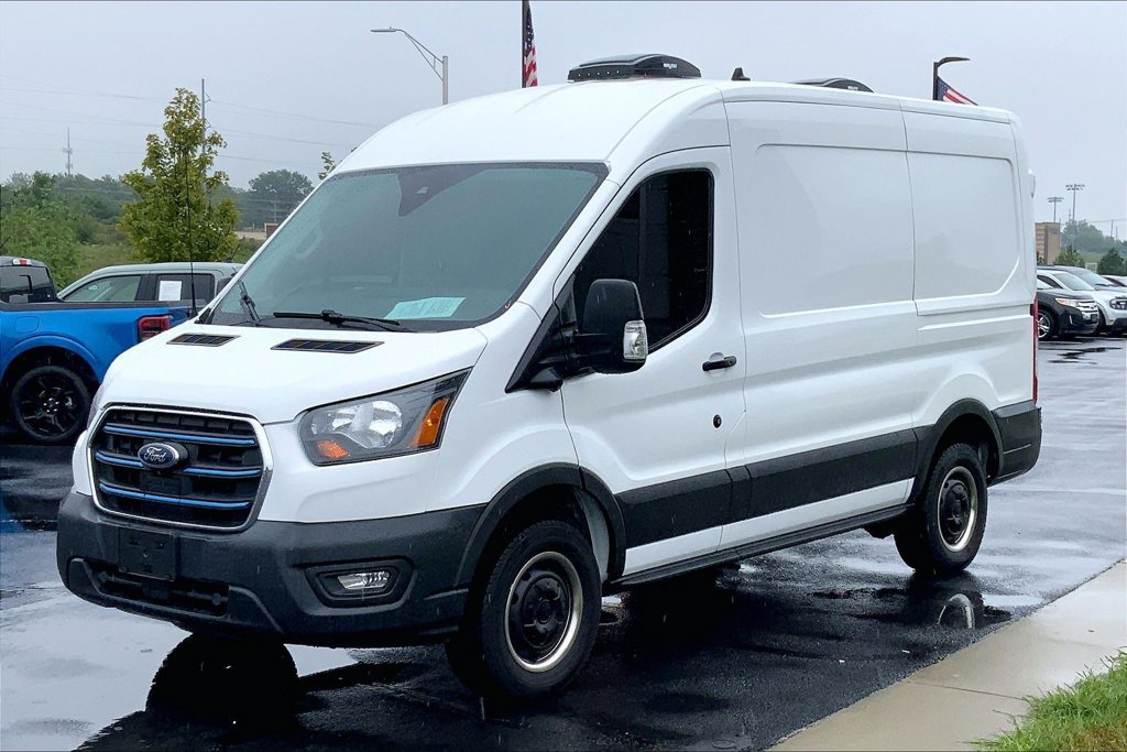 Used 2023 Ford E-Transit Medium Roof RWD image 5