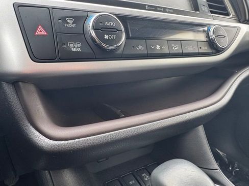 Certified 2019 Toyota Highlander XLE image 15