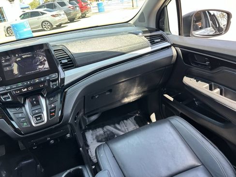 Certified 2024 Honda Odyssey Touring image 14