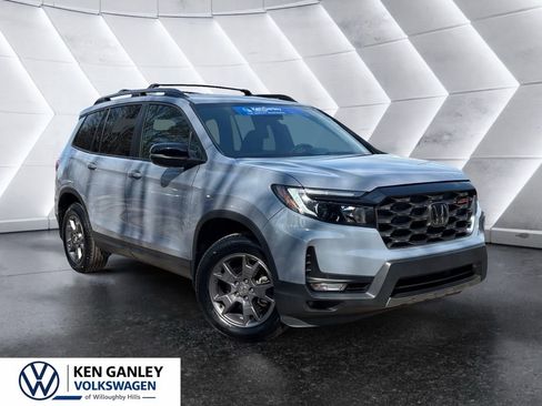 Used 2024 Honda Passport TrailSport image 1