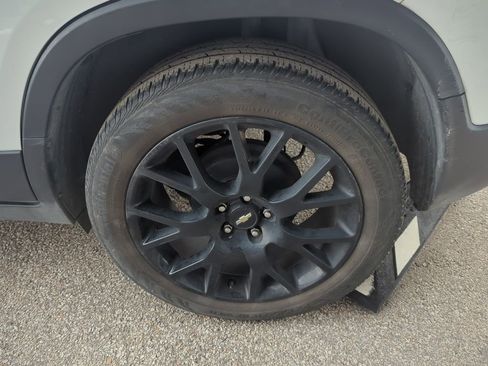 Used 2022 Chevrolet Trax LT w/ Driver Confidence Package image 8