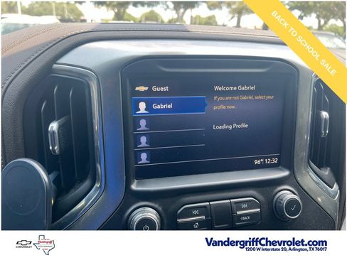Used 2020 Chevrolet Silverado 1500 LTZ AWD/4WD image 16