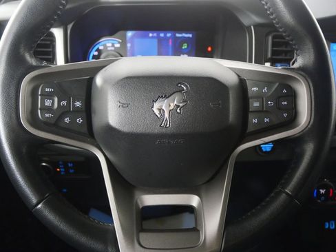 Used 2023 Ford Bronco Black Diamond w/ Sasquatch Package image 17