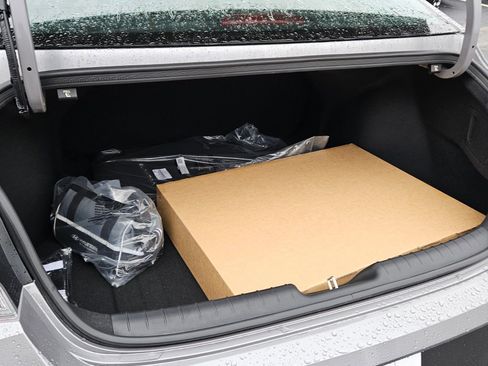 New 2026 Hyundai Elantra Sport FWD image 11