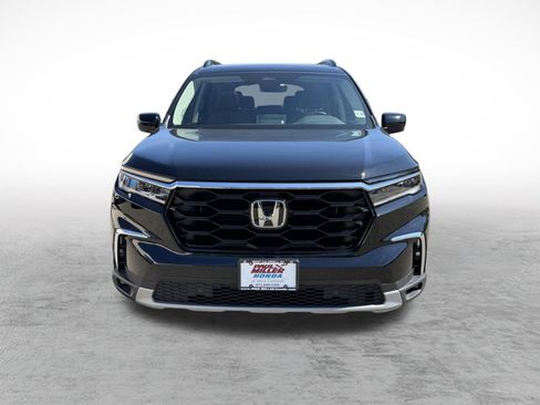 Used 2023 Honda Pilot Touring image 2
