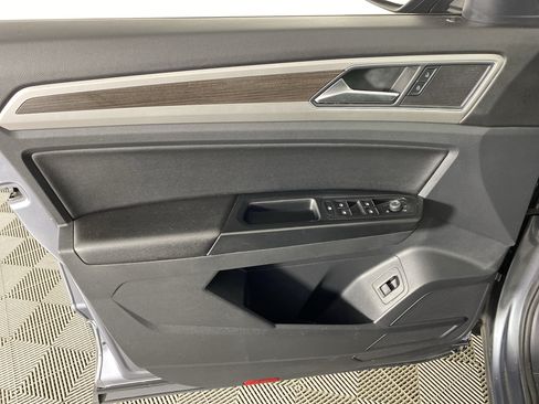 Used 2019 Volkswagen Atlas SE AWD/4WD image 12