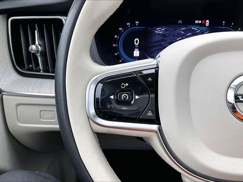 Certified 2023 Volvo XC60 B5 Plus image 10