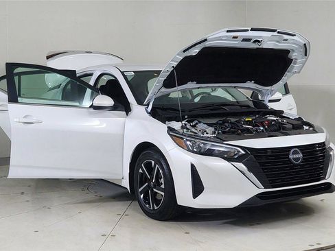 Used 2024 Nissan Sentra SV image 9