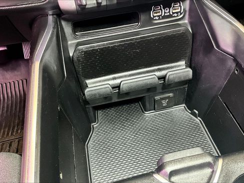 Used 2022 RAM 1500 Big Horn AWD/4WD image 17