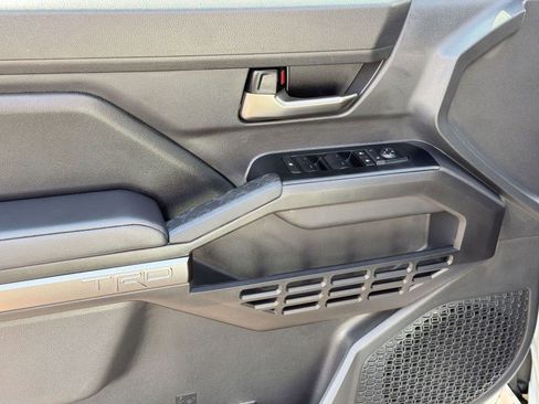 Used 2025 Toyota Tacoma TRD Off-Road AWD/4WD image 13