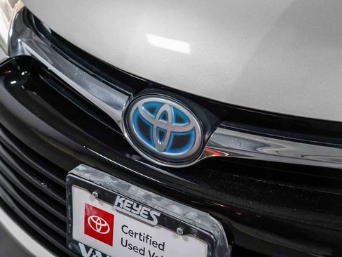 Certified 2016 Toyota Camry XLE w/ Moonroof Package FWD image 8