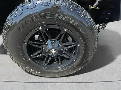 Used 2016 Jeep Wrangler Unlimited Sahara w/ Connectivity Group image 23