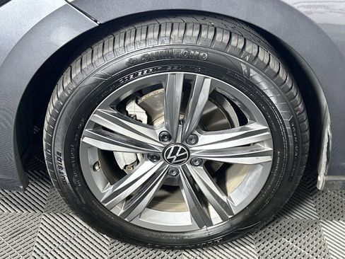 Used 2024 Volkswagen Jetta SE image 9