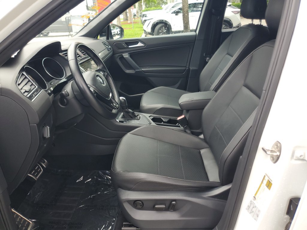 Used 2020 Volkswagen Tiguan SE R-Line FWD image 15