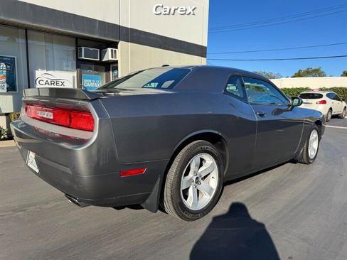 Used 2012 Dodge Challenger SXT image 11