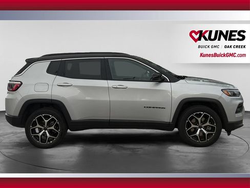Used 2025 Jeep Compass Limited AWD/4WD image 12
