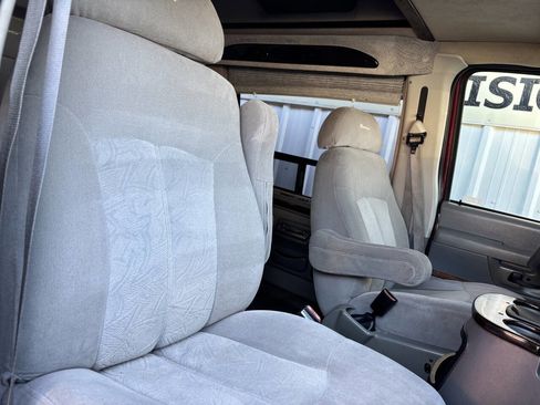 Used 2003 Ford E-150 and Econoline 150 image 13