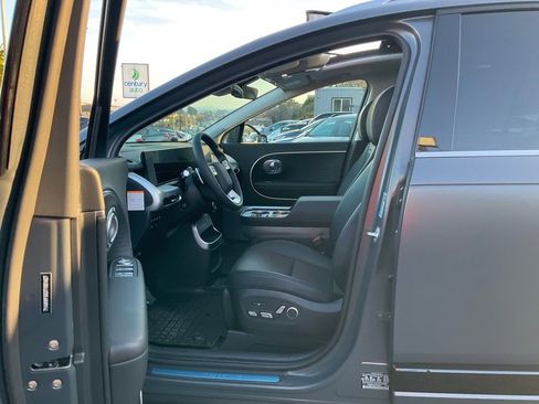 Used 2026 Hyundai Ioniq 9 Limited image 16