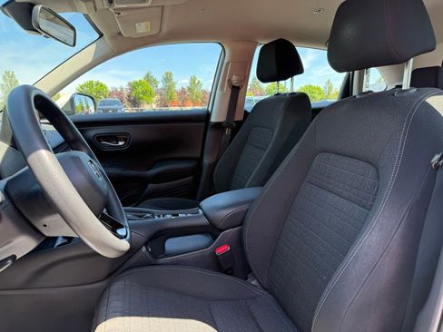Used 2023 Honda HR-V LX image 9