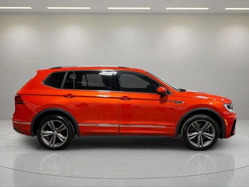 Used 2019 Volkswagen Tiguan SEL R-Line AWD/4WD image 2