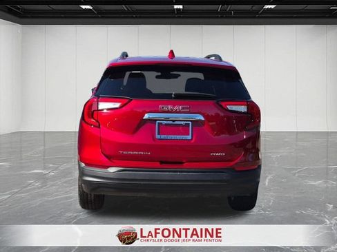 Used 2024 GMC Terrain SLE w/ Driver Convenience Package AWD/4WD image 4
