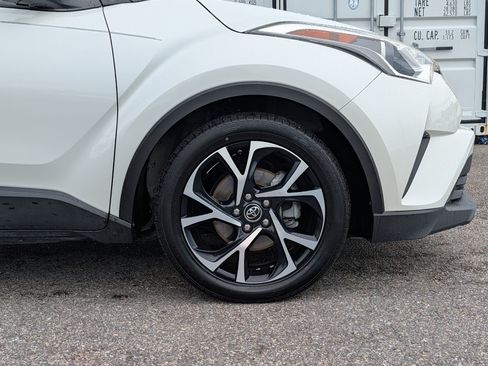 Used 2018 Toyota C-HR XLE FWD image 12