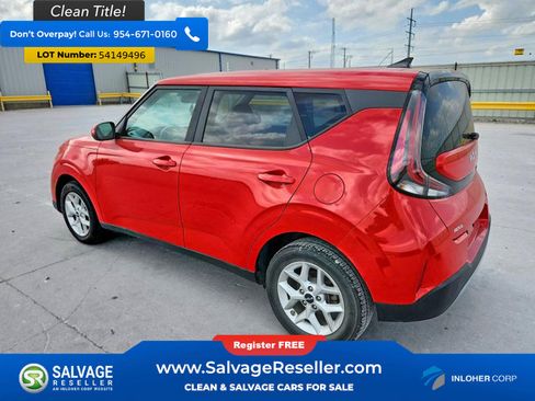 Used 2024 Kia Soul LX w/ Option Group 015 FWD image 3
