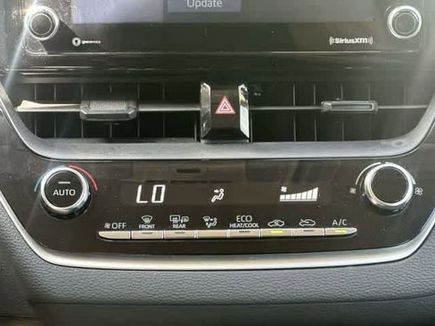 Used 2021 Toyota Corolla LE w/ Carpet Mat Package (TMS) FWD image 12