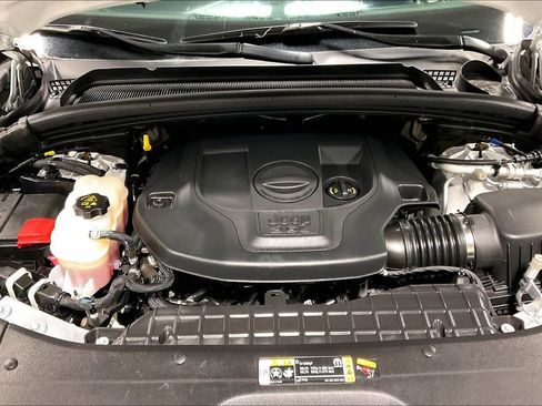 Used 2023 Jeep Grand Cherokee L Summit w/ Advanced Protech Group IV AWD/4WD image 11