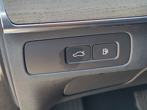 New 2025 Volvo XC90 T8 Plus w/ Protection Package image 22