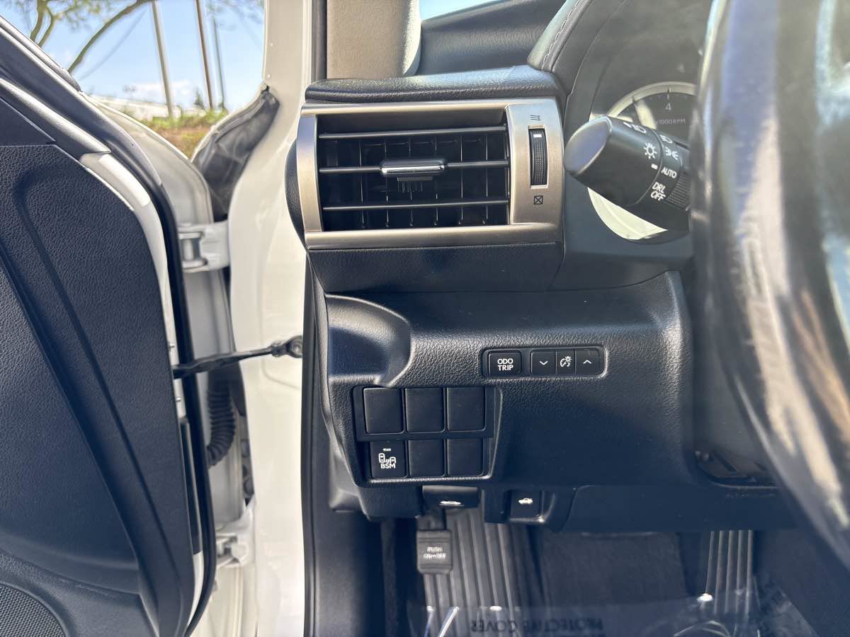 Used 2015 Lexus IS 250 w/ Navigation System Package RWD image 20