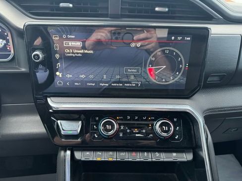 Used 2022 GMC Sierra 1500 Denali w/ Denali Reserve Package AWD/4WD image 11