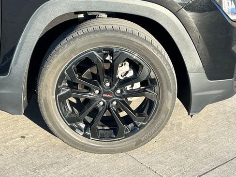 Used 2022 GMC Terrain SLT w/ Infotainment Package II image 7