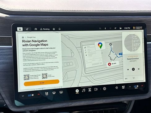 Used 2024 Rivian R1T Adventure image 22